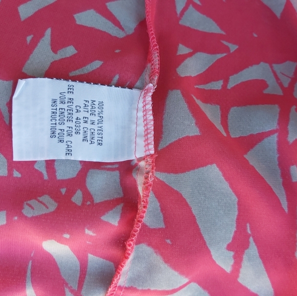 Floral long sleeve shirt **GREAT FOR THE SUMMER - Picture 5 of 5